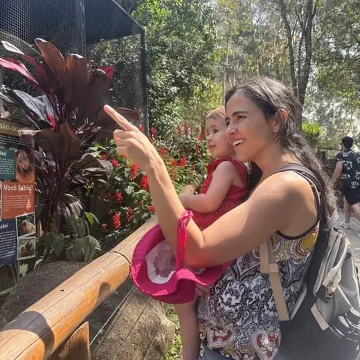 Aline Favaro no passeio com a filha